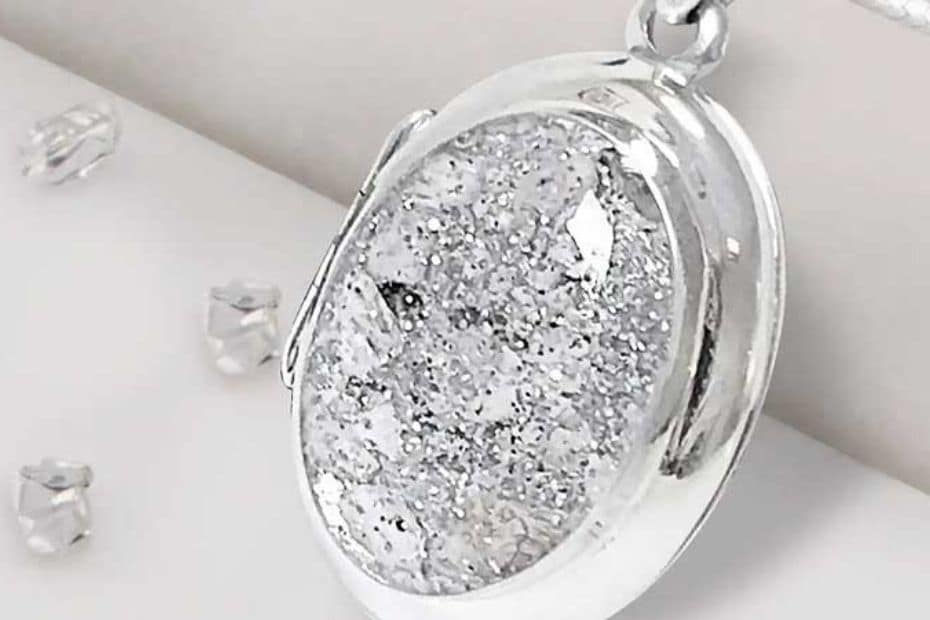 Ashes memorial jewellery